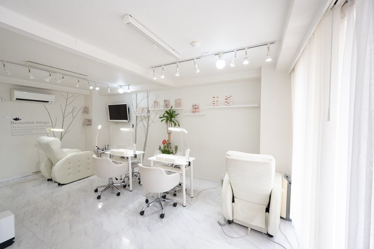 Nolaslien Nail & Eyelash 麻布十番店(麻布十番)のメンズ眉毛サロン店内写真 1枚目
