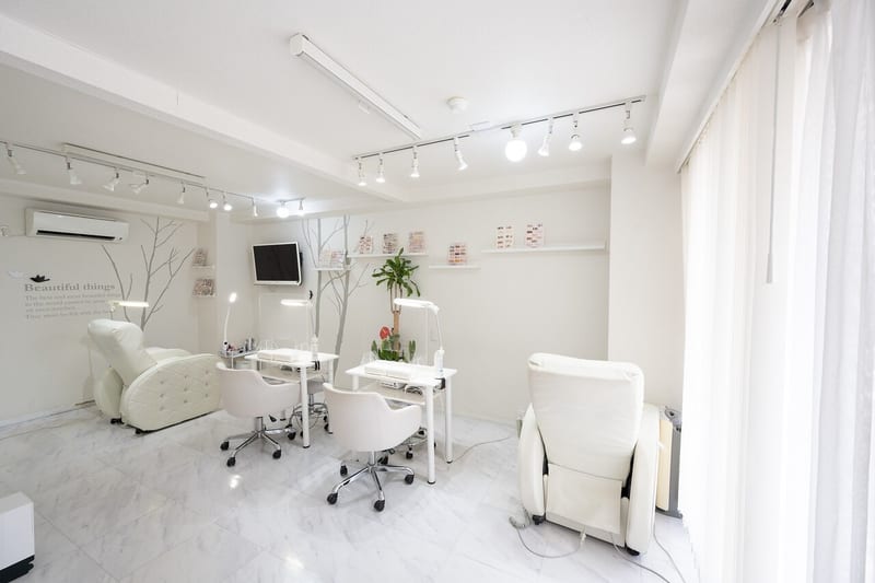 Nolaslien Nail & Eyelash 麻布十番店（麻布十番）のメンズ眉毛サロン