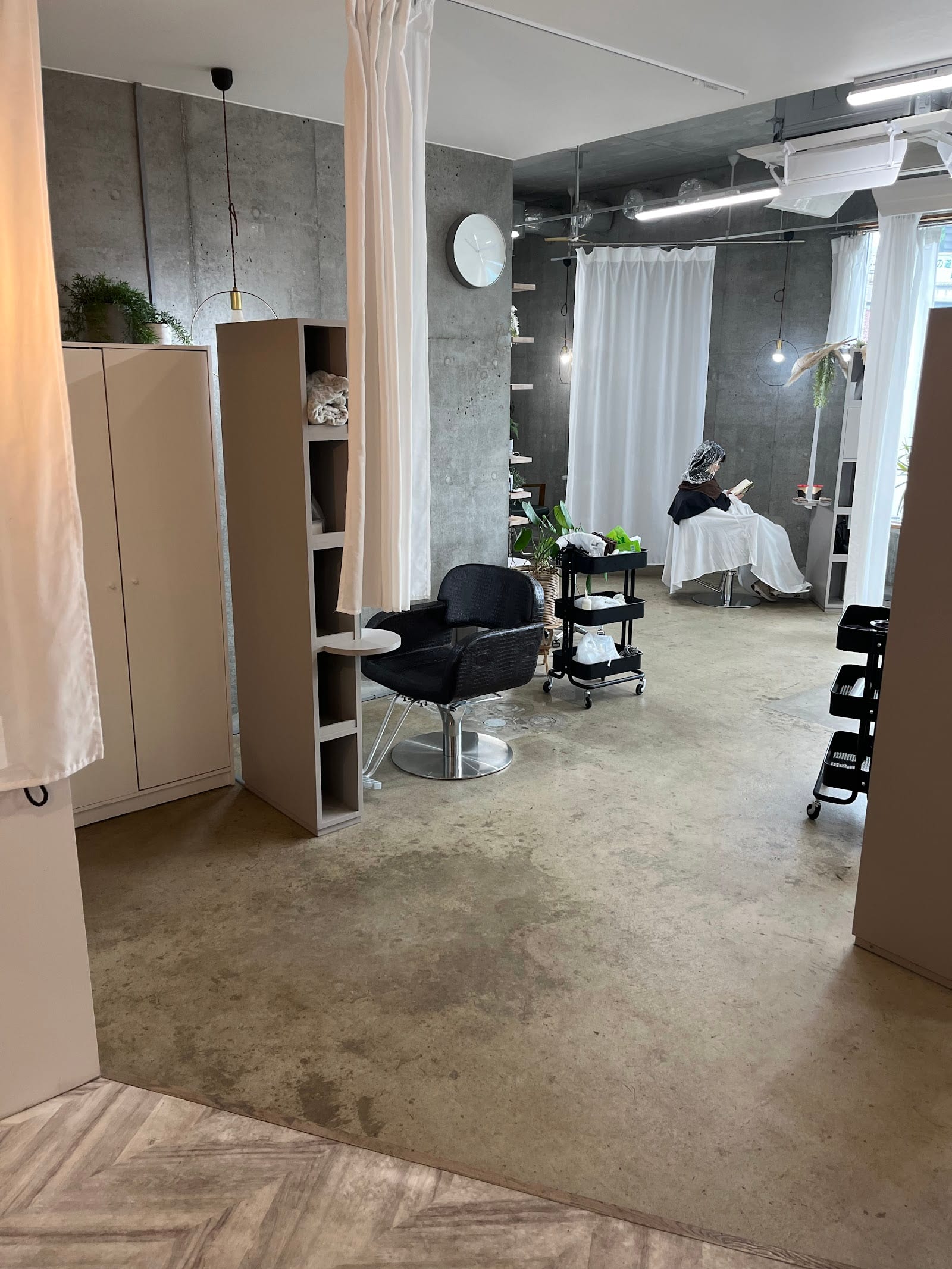Roa(八王子)のメンズ眉毛サロン店内写真 1枚目
