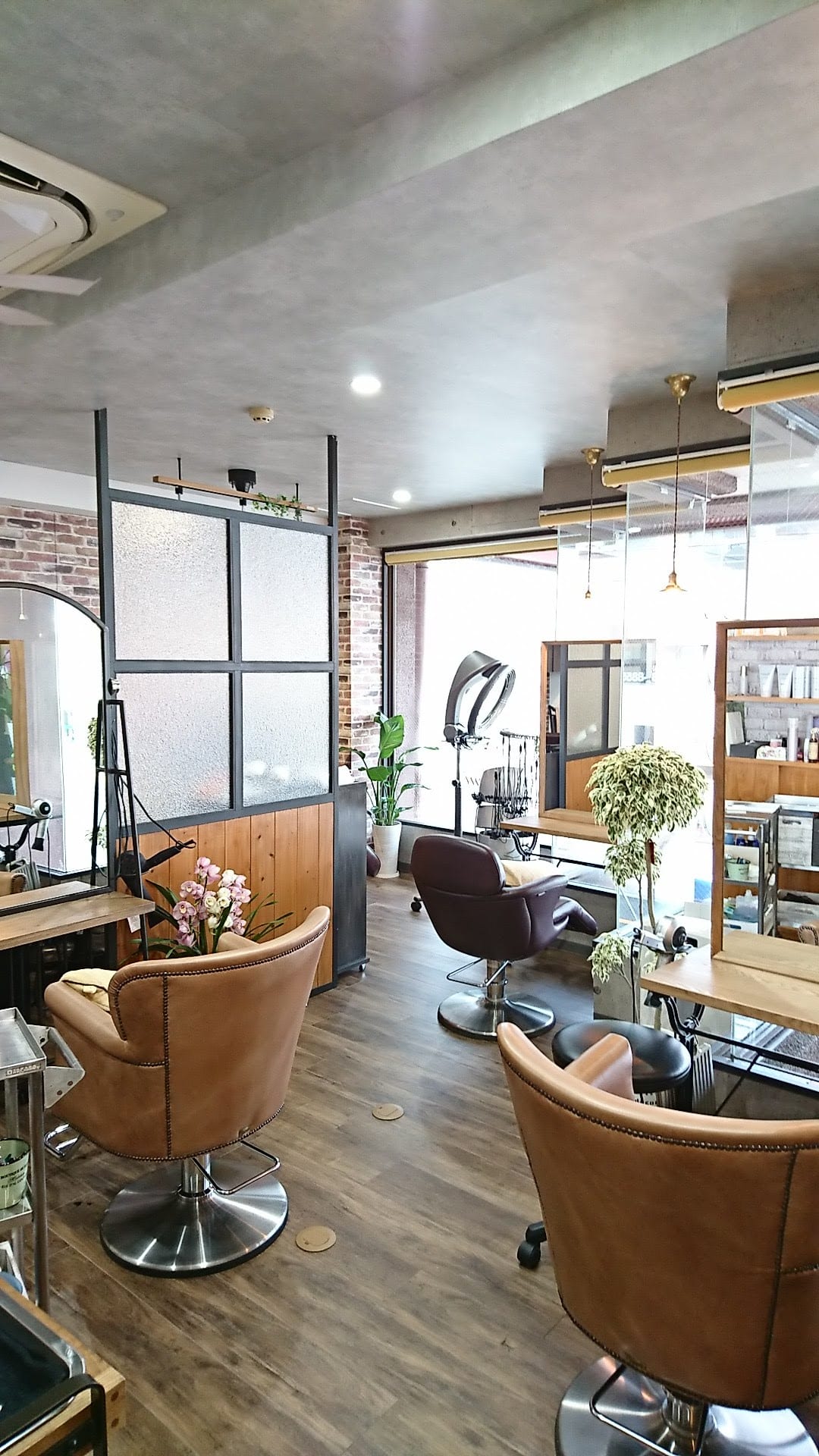 HAIR & MAKE Bon・ami(長崎)のメンズ眉毛サロン店内写真 1枚目