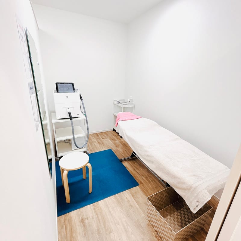 Blow Brow eyebrow salon（福島駅）