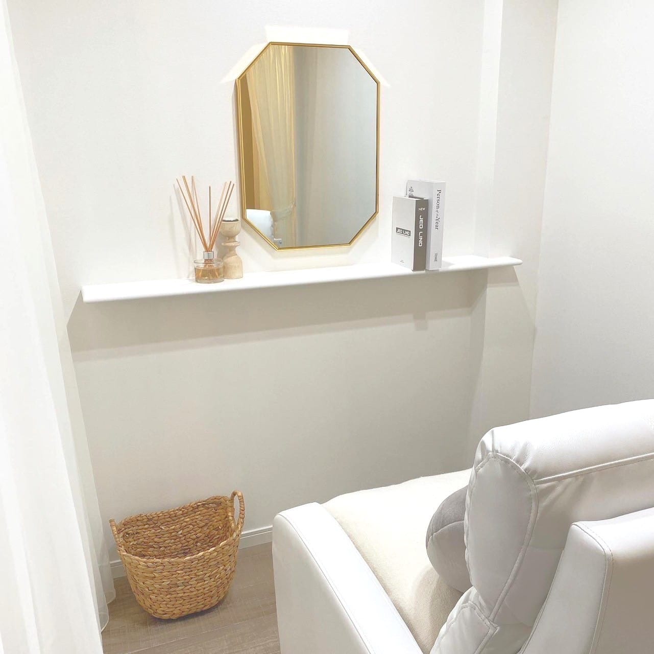 まつげパーマ・マツエク・眉毛・アイブロウ fiz eye beauty 豊川八幡店（豊川）のメンズ眉毛サロン店内写真 1枚目