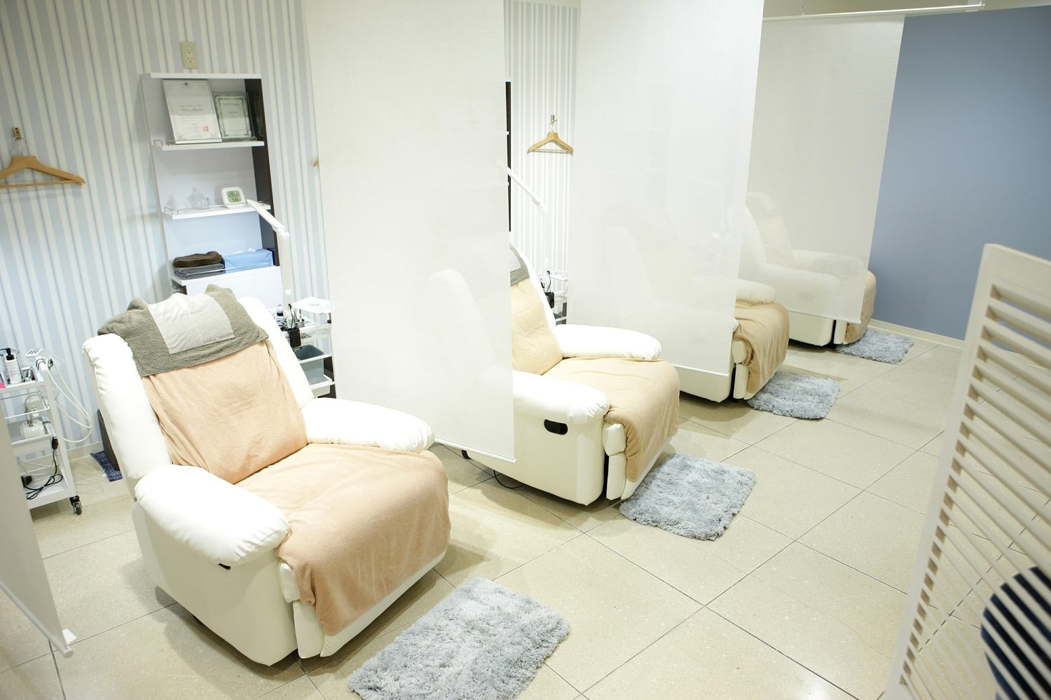 アイラッシュ・目元専門サロンTSUYAMEKI近鉄四日市店(四日市)のメンズ眉毛サロン店内写真 1枚目