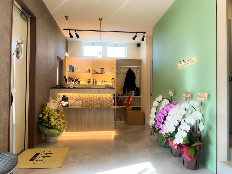 abbzi Hair Revo(河内)のメンズ眉毛サロン