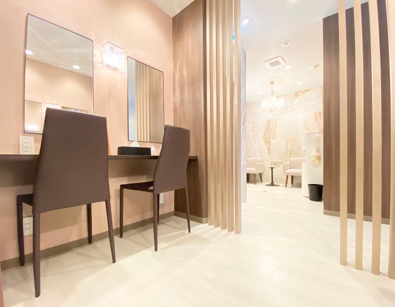 完全個室eyelash salon Rey福岡博多店 まつげパーマパリジェンヌ(福岡)のメンズ眉毛サロン