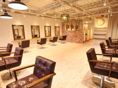 ネイル まつげエクステ 平井 個室サロン Alushe 店内写真 1枚目