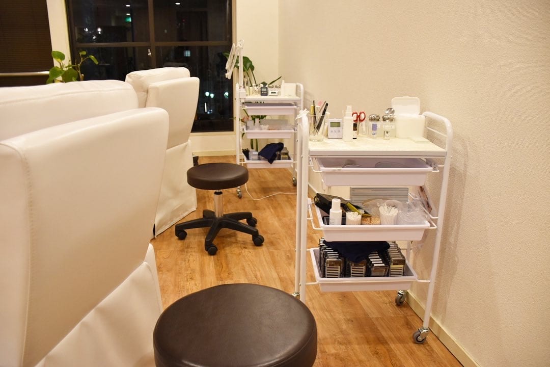 Rechel Aloha 天六店(南森町)のメンズ眉毛サロン店内写真 1枚目