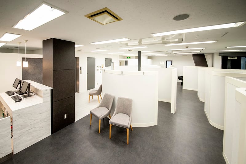 眉毛・まつ毛パーマ専門サロン エサージュ新宿店(代々木)のメンズ眉毛サロン