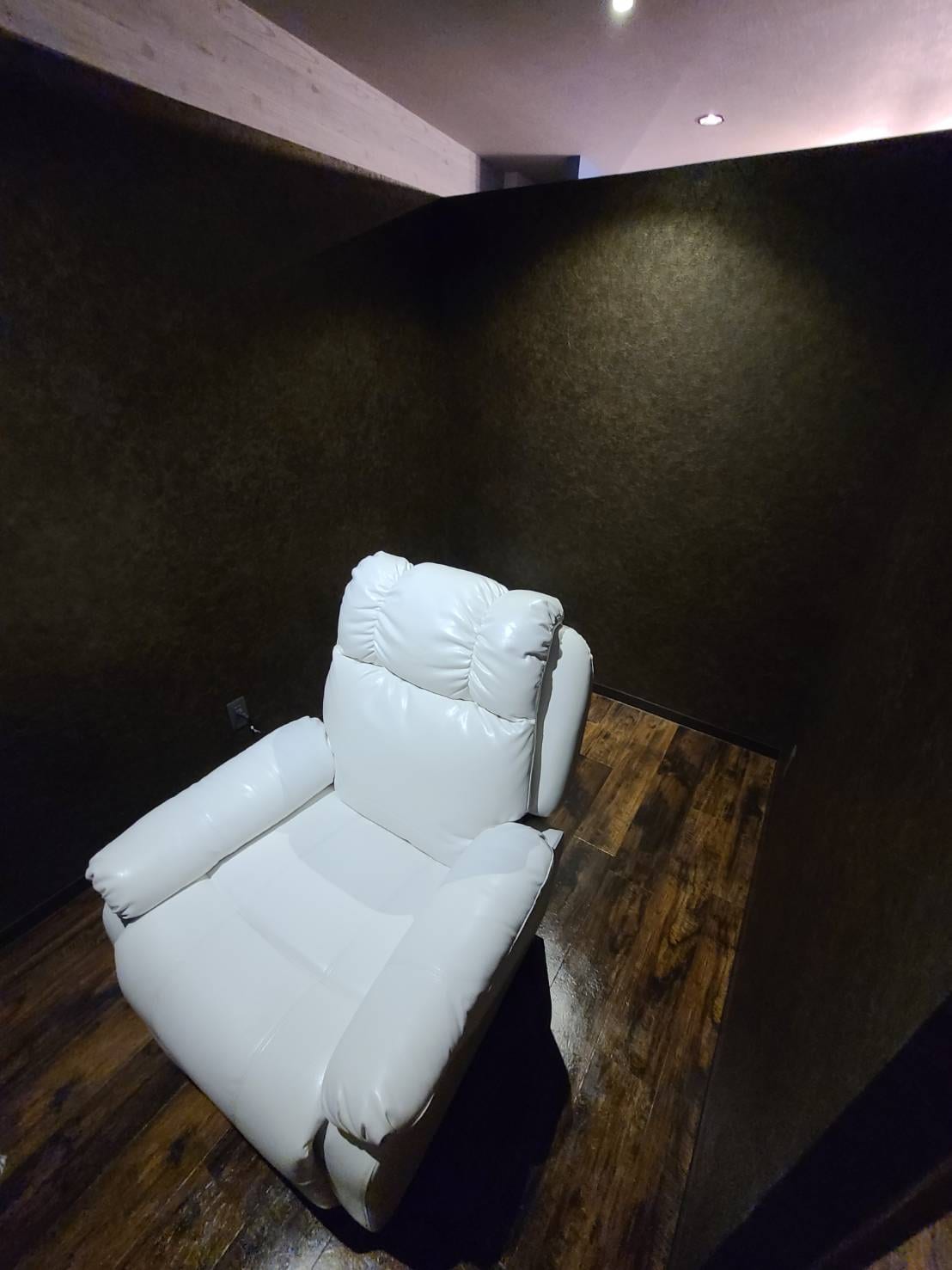 メンズ眉サロンNY 町田店(町田)のメンズ眉毛サロン店内写真 1枚目