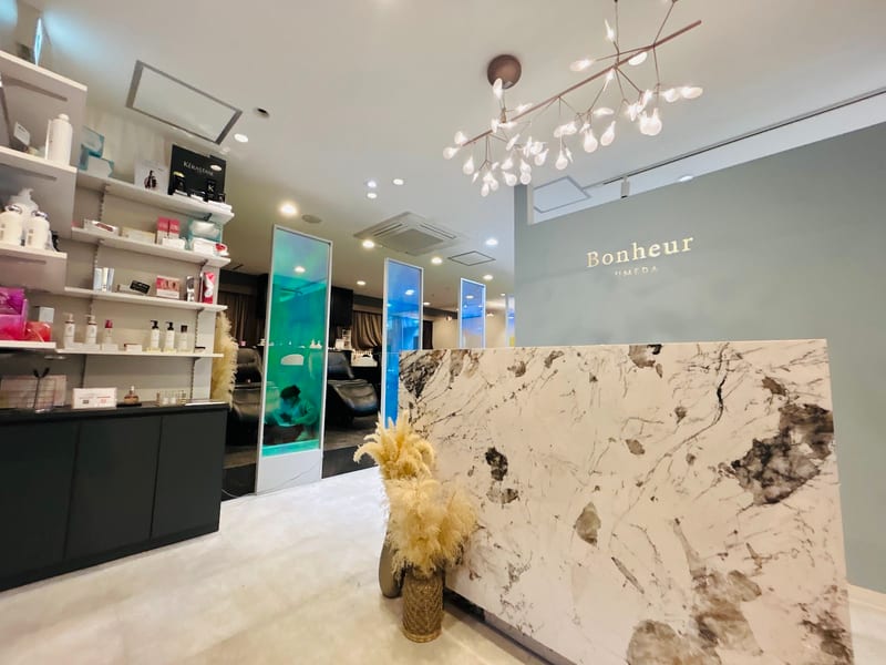 Bonheur UMEDA(北新地)のメンズ眉毛サロン