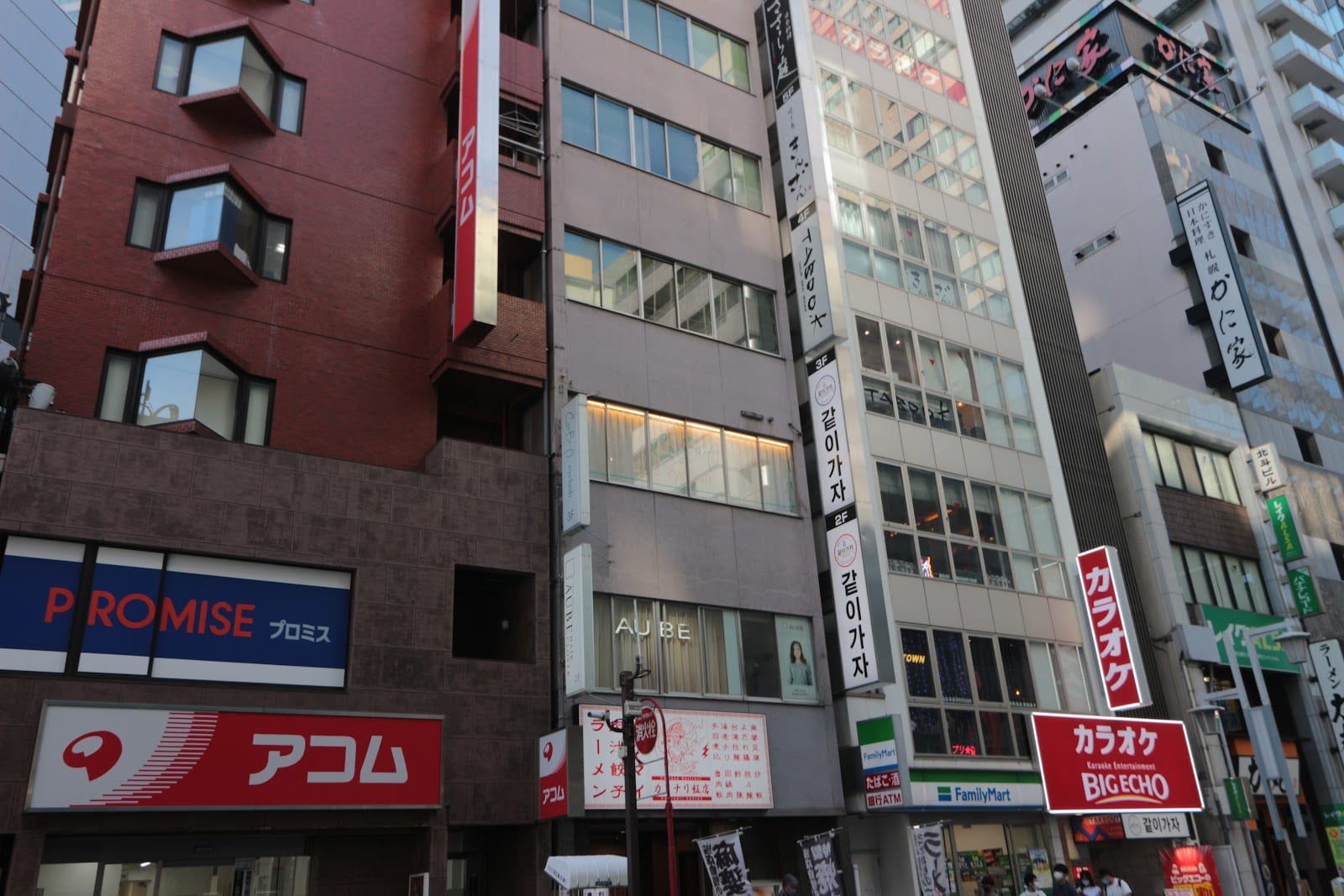 CreBiA -eyelash（名古屋）のメンズ眉毛サロン店内写真 1枚目