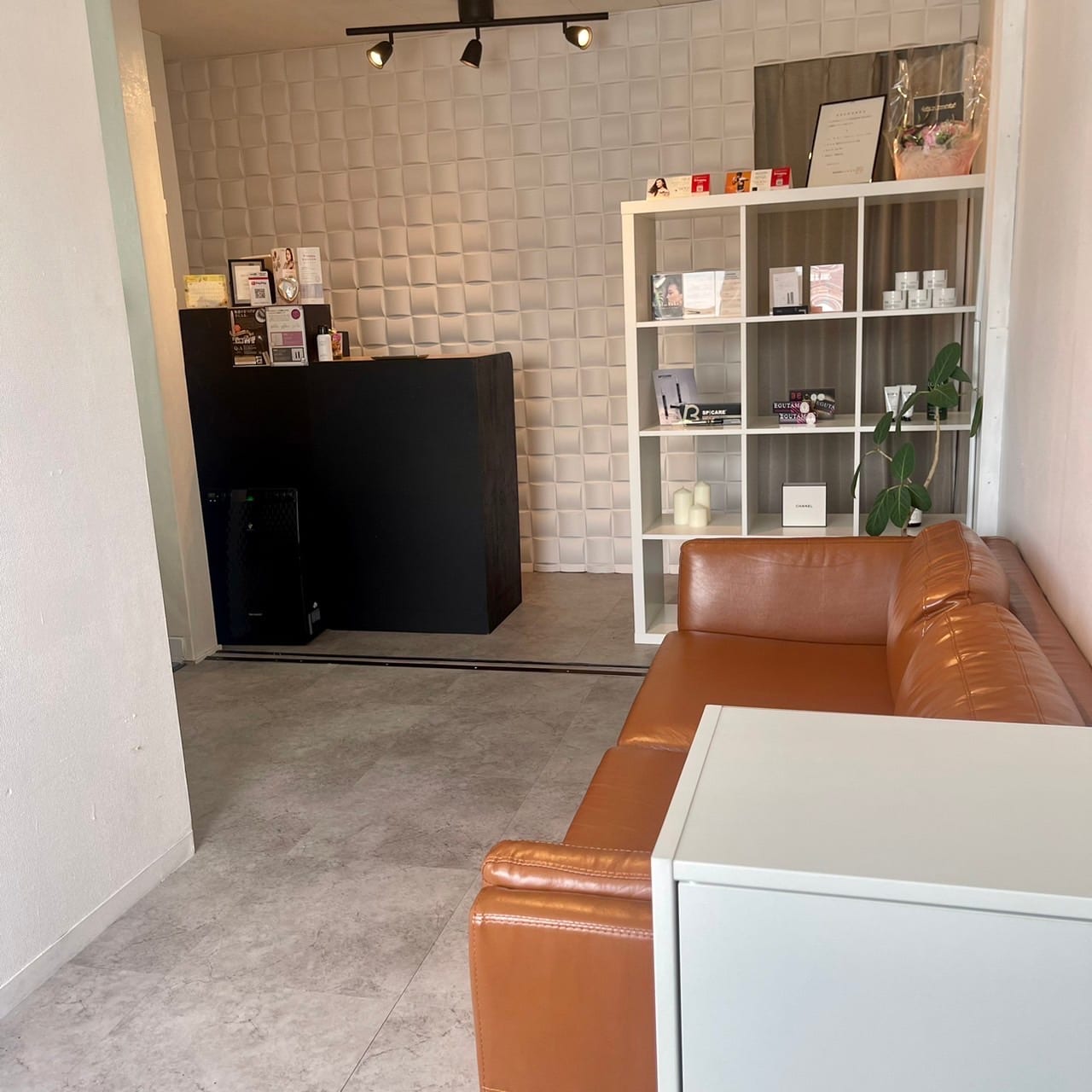 Hair Removal Salon LUPO(倉敷)のメンズ眉毛サロン店内写真 1枚目