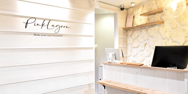 PinkLagoon 横浜店(横浜)のメンズ眉毛サロン店内写真 1枚目