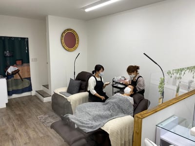 Romine アイラッシュ＆ネイルサロン 店内写真 4枚目