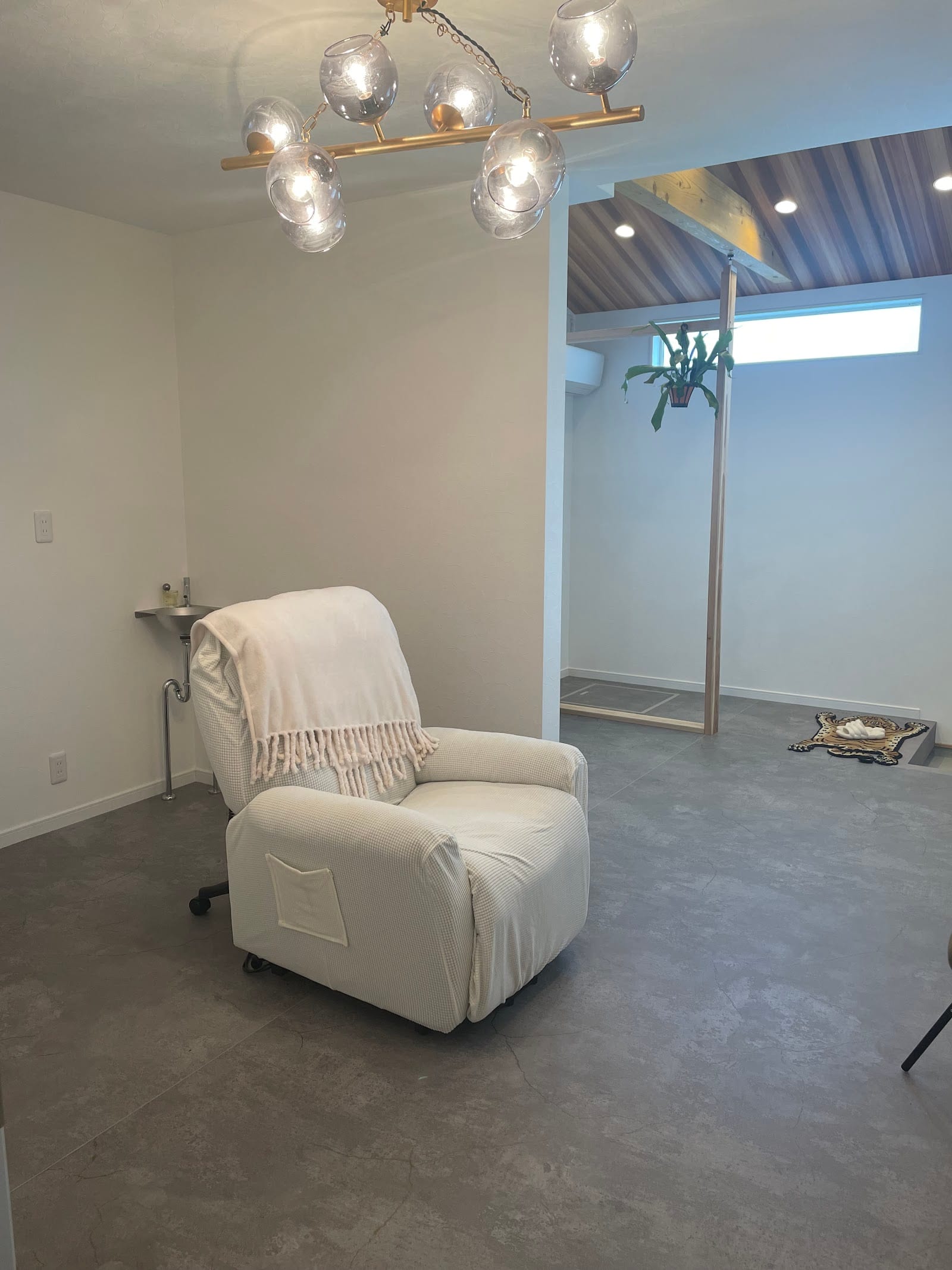 vivid（大分）のメンズ眉毛サロン店内写真 1枚目