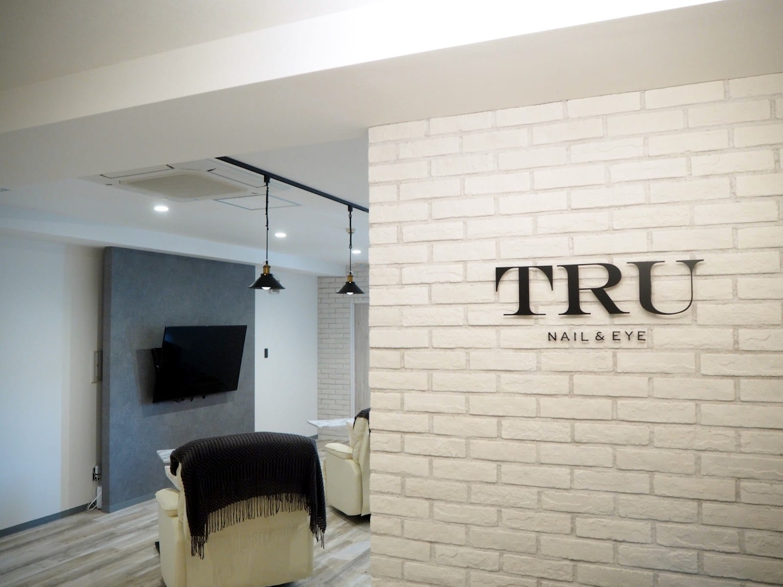TRU NAIL & EYE 町田店（町田）のメンズ眉毛サロン店内写真 1枚目