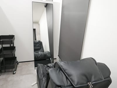 エサージュオム新宿店 店内写真 1枚目