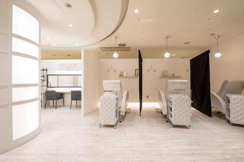 ―アイブロウ・まつ毛パーマ・マツエク― Reissy 松坂屋名古屋店（久屋大通）のメンズ眉毛サロン