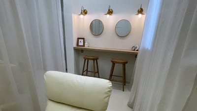マツエク・まつ毛パーマ・アイブロウ eyelash eyebrow by La Blanche 大宮 店内写真 1枚目