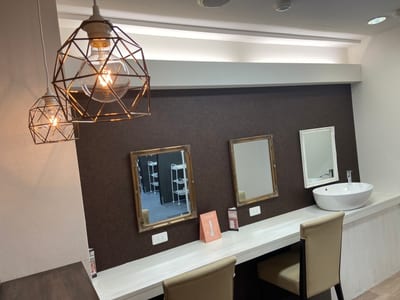 まつげパーマ＆マツエク＆眉毛専門 キューラッシュ新宿店 店内写真 1枚目