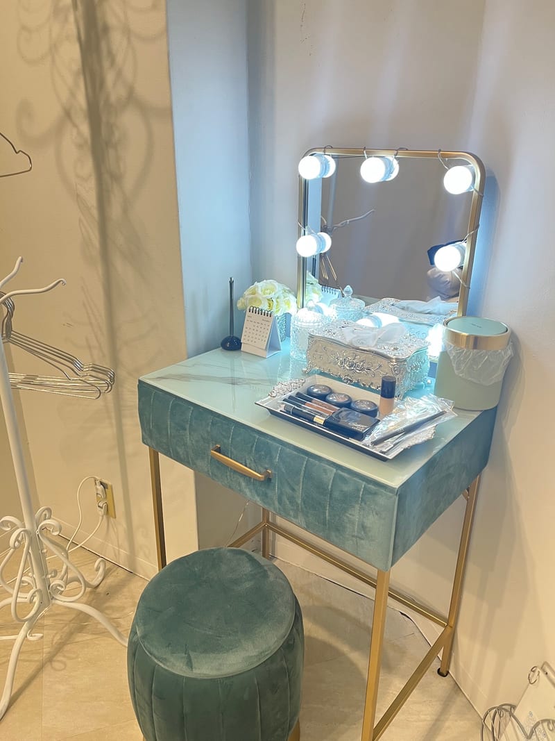 most eyes 新宿の店内写真3