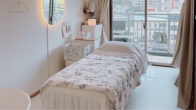 Total beauty salon LUluas（宗像）のメンズ眉毛サロン店内写真 1枚目