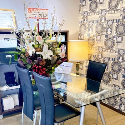 メンズ脱毛＆アイブロウ専門店D＋CROSS 店内写真 1枚目