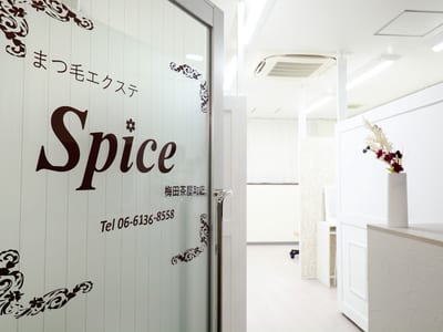 マツエク/まつげパーマと眉毛サロン Spice 梅田茶屋町店 店内写真 2枚目
