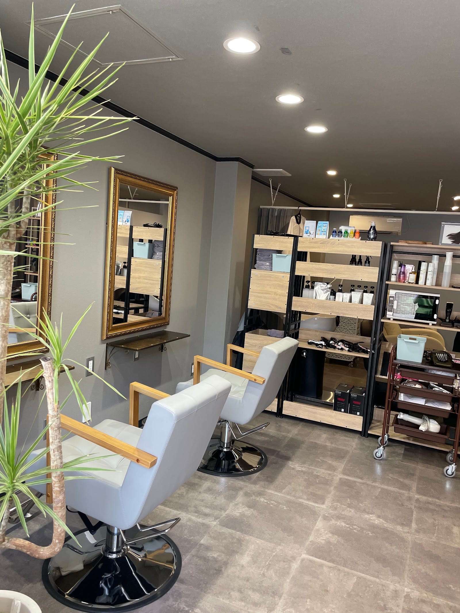 ANELA eyelash(東広島)のメンズ眉毛サロン店内写真 1枚目