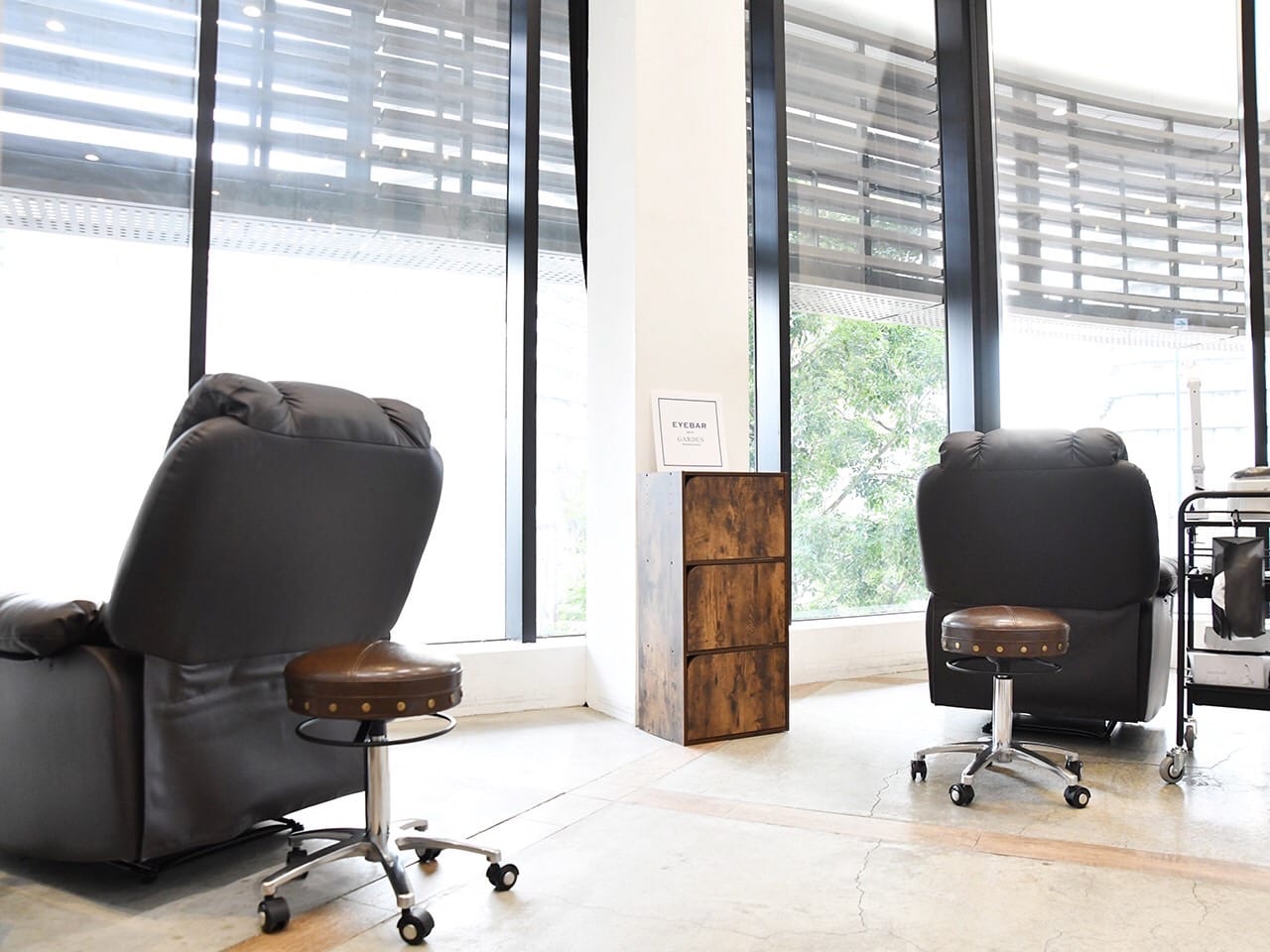 EYEBAR with GARDEN MUSASHIKOSUGI(武蔵小杉)のメンズ眉毛サロン店内写真 1枚目