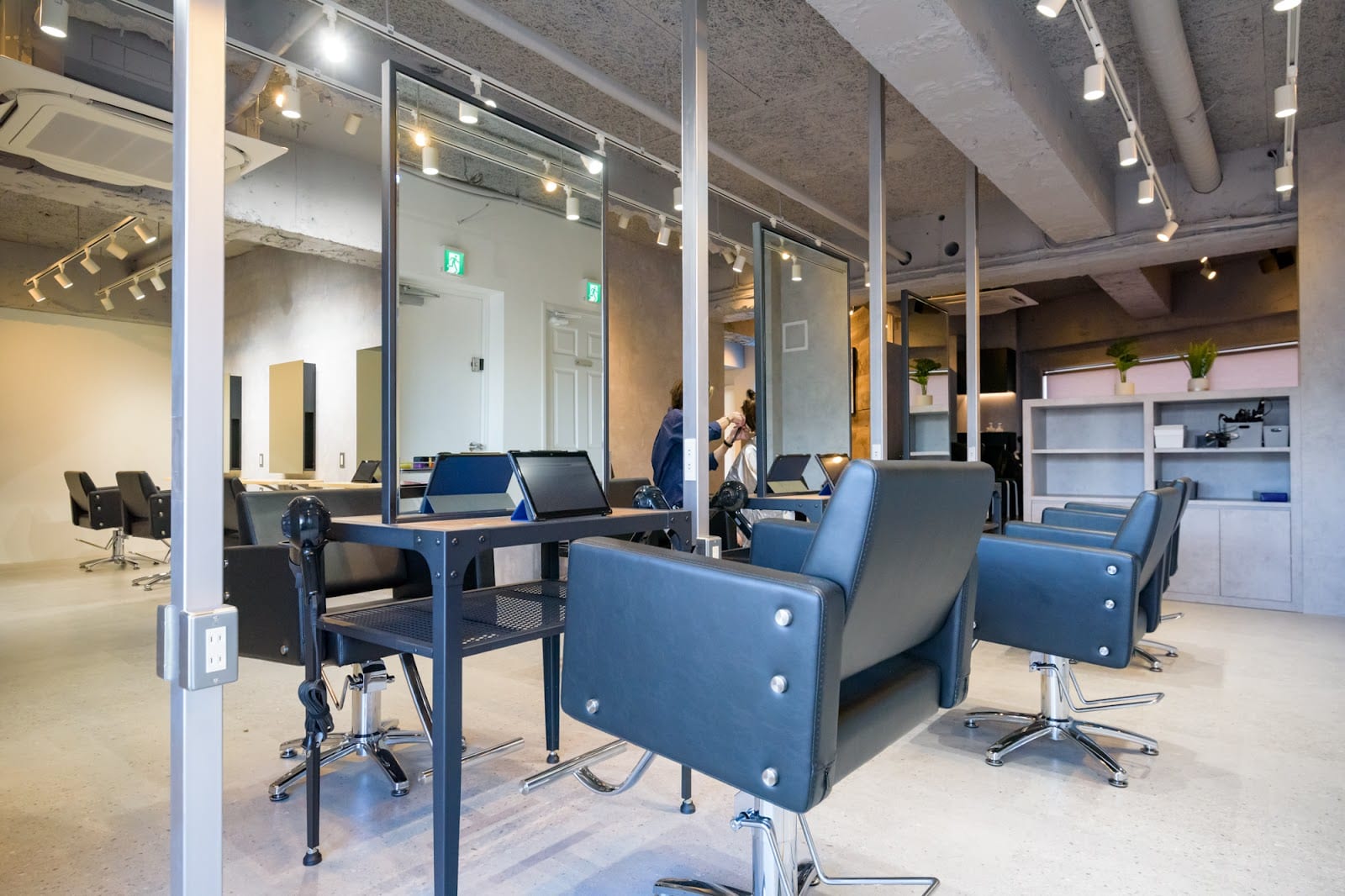 Agu hair mukisitu国分寺(国分寺)のメンズ眉毛サロン店内写真 1枚目