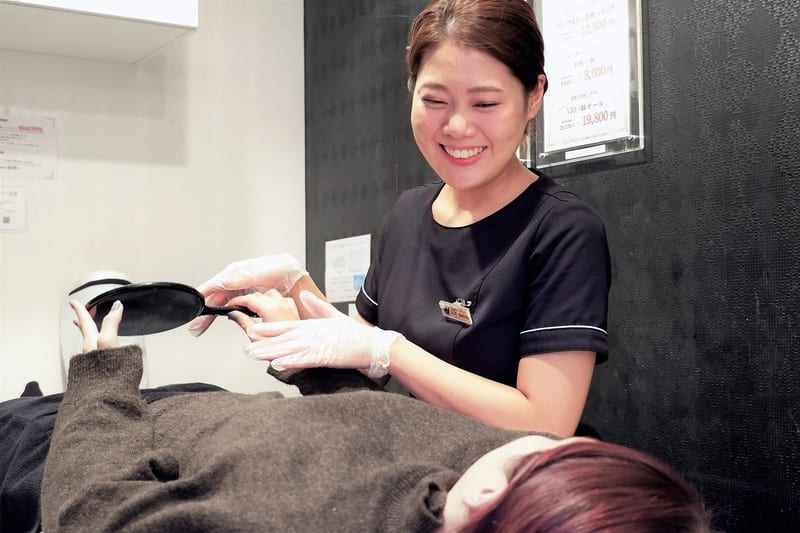 眉毛・アイブロウ専門サロン Queen’s Wax 新宿店の店内写真2