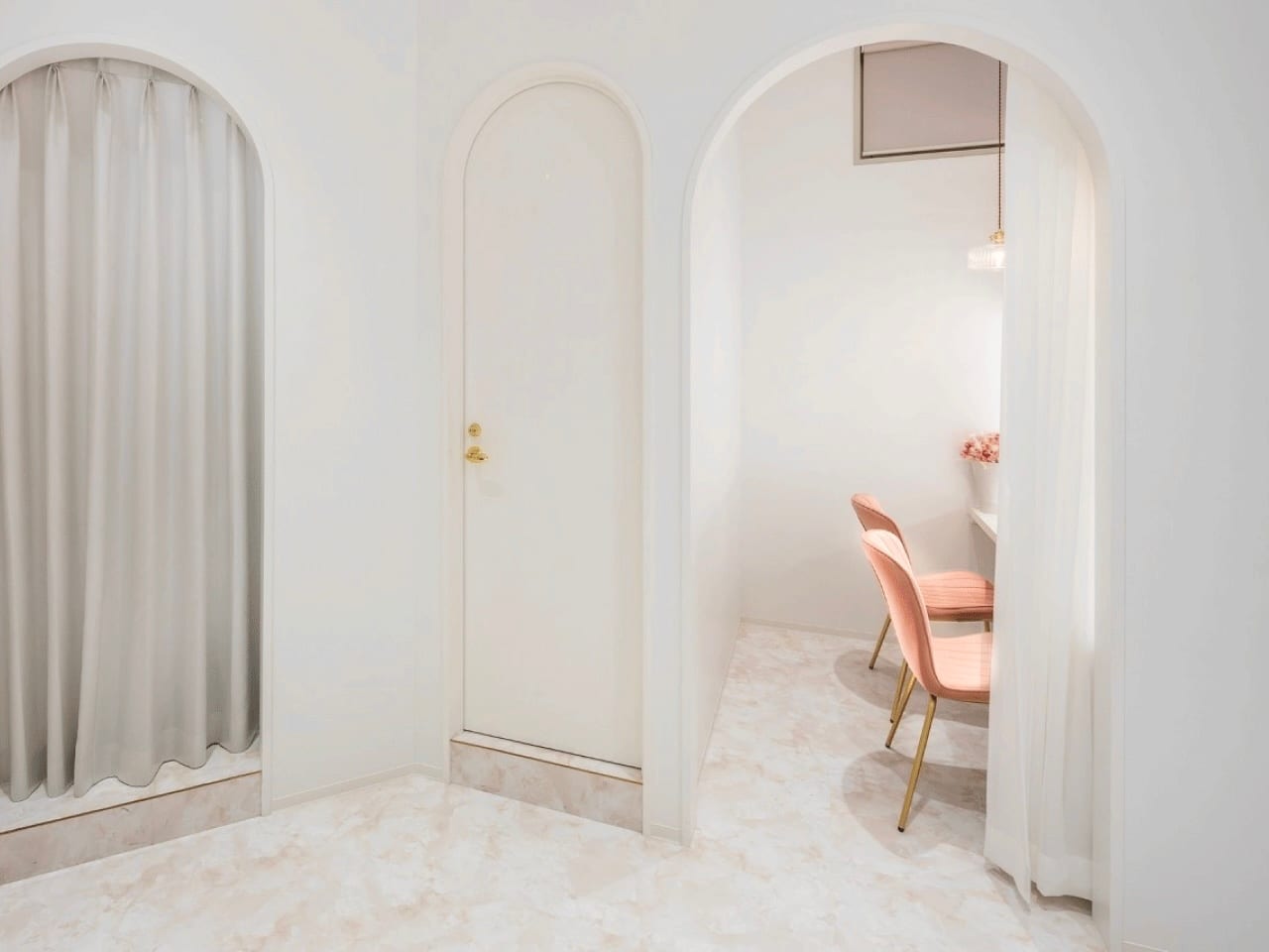 eclala eyelash salon 名駅店(名古屋)のメンズ眉毛サロン店内写真 1枚目