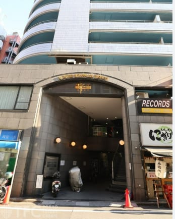 眉毛男子 新宿店 店内写真 3枚目
