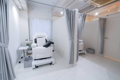 似合わせ専門MIRUS EyeBeauty&Nail上大岡駅前店 店内写真 3枚目