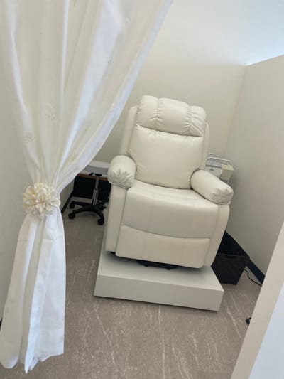 眉毛とまつげパーマの専門店 ロレインブロウ 小山店 店内写真 1枚目