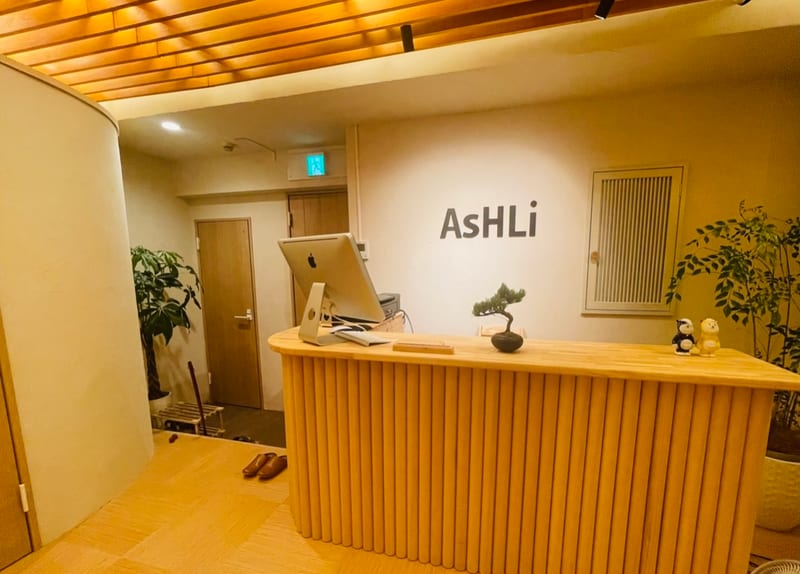 AsHLi(青山)のメンズ眉毛サロン