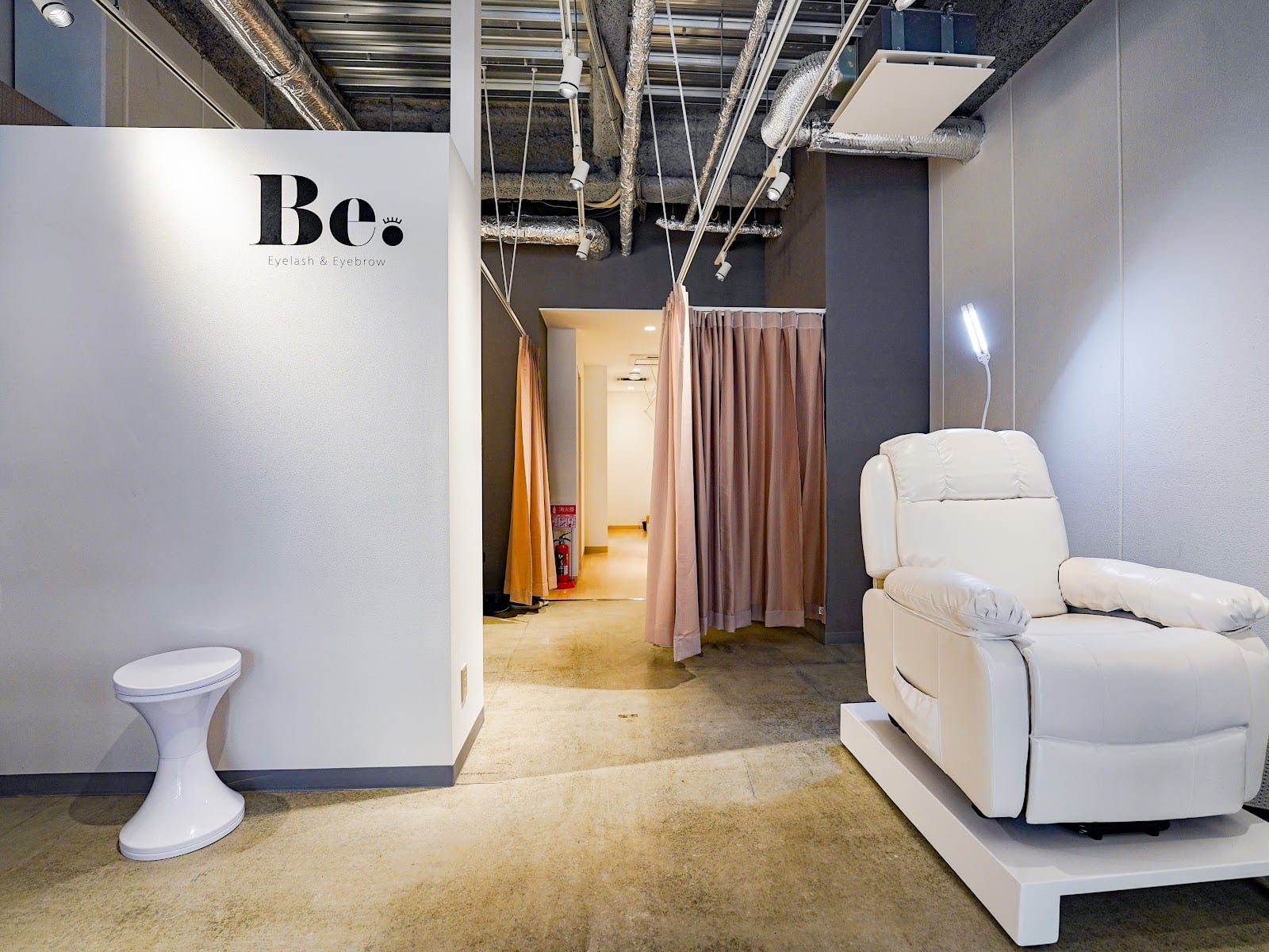 まゆ毛とまつ毛 似合わせ専門店 Be. Eyelash&Eyebrow 岡山田町店(岡山)のメンズ眉毛サロン店内写真 1枚目
