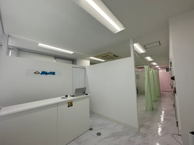眉毛の王様 埼玉大宮店 店内写真 1枚目