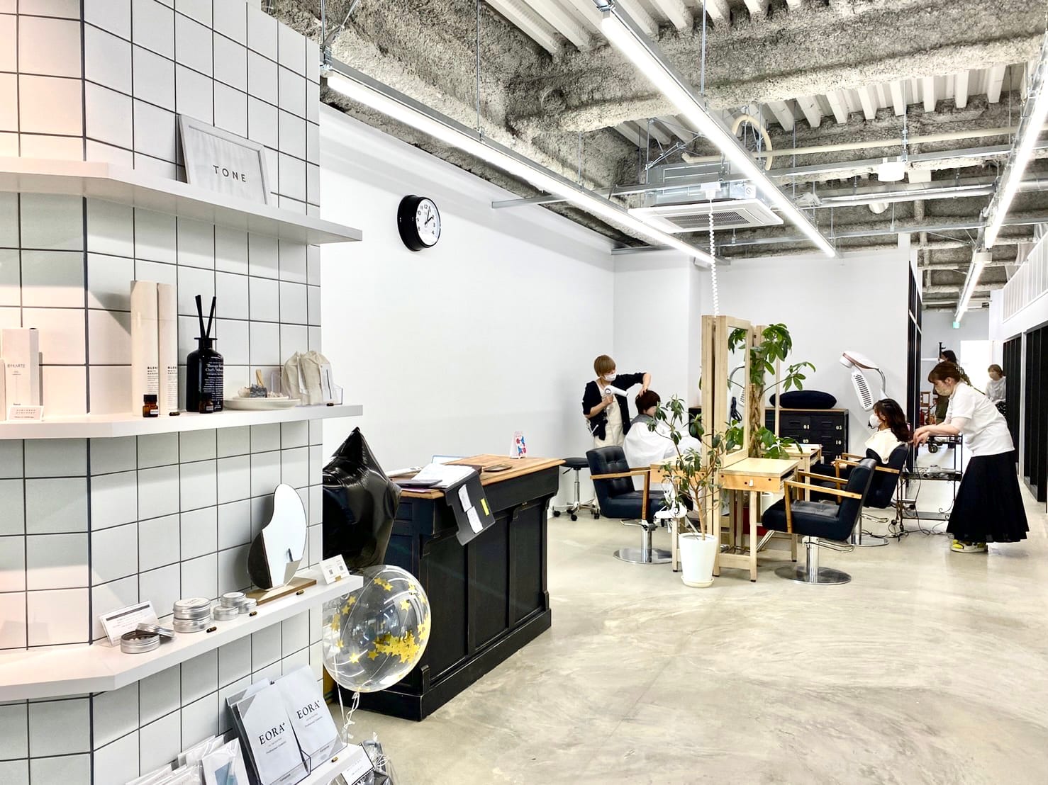 Nico nail & eye(仙台駅)のメンズ眉毛サロン店内写真 1枚目