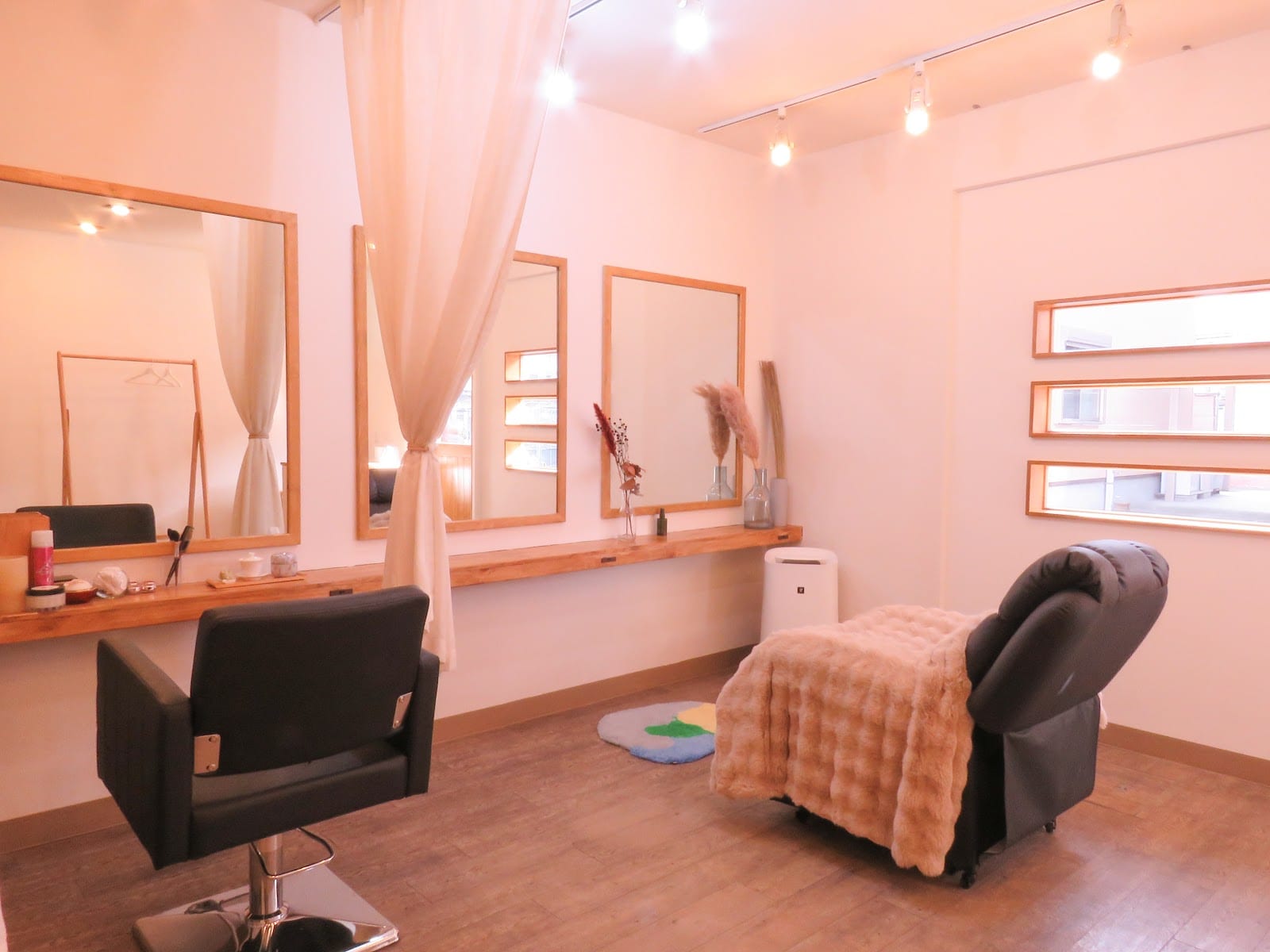 Meili 雑餉隈/南福岡/まつげパーマ/マツエク/ヘアメイク（福岡）のメンズ眉毛サロン店内写真 1枚目