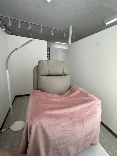 眉毛とまつげパーマの専門店 ロレインブロウ 多摩センター店 店内写真 2枚目