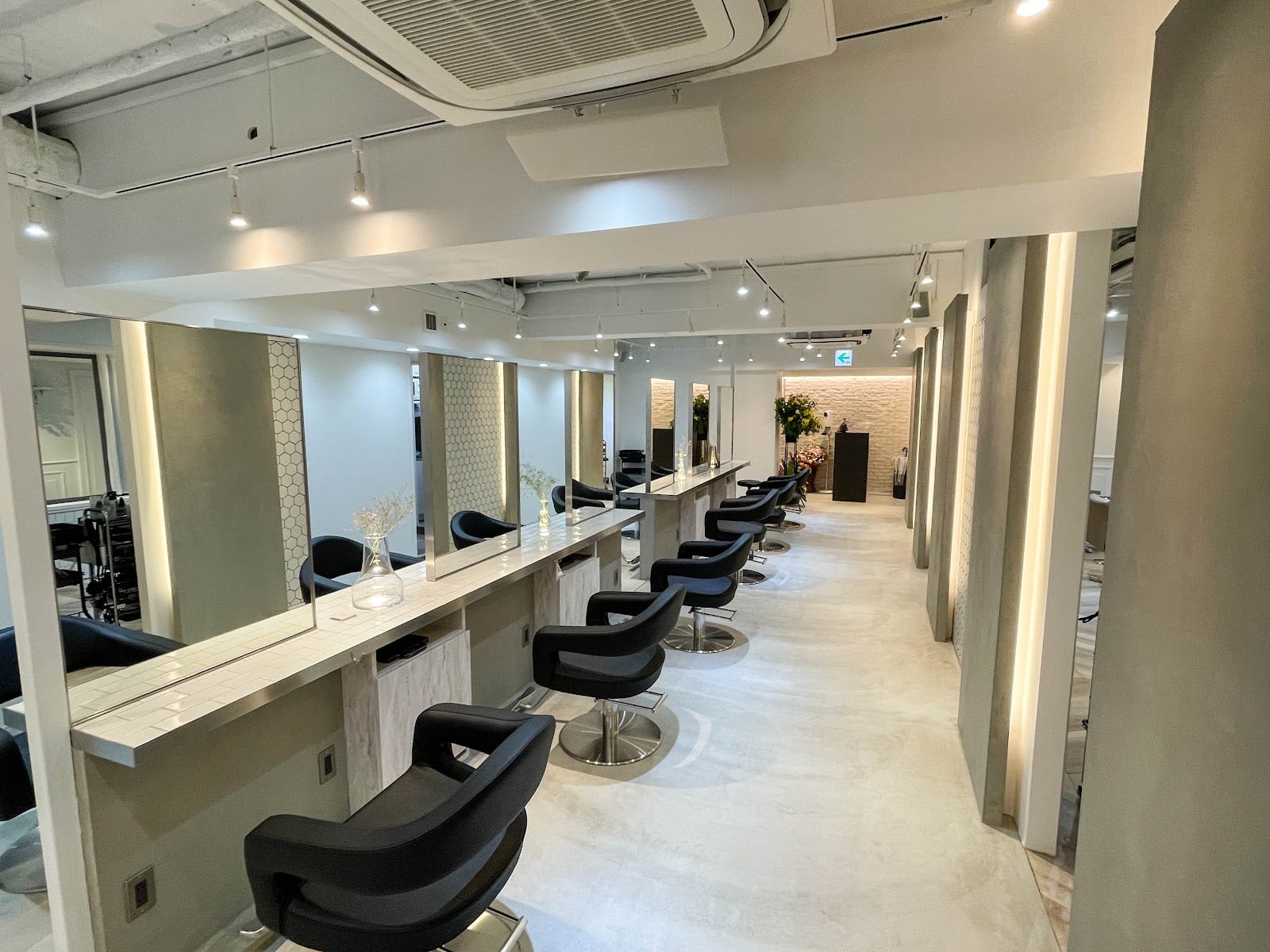 Viot eyebrow beauty by Salon（銀座）のメンズ眉毛サロン店内写真 1枚目