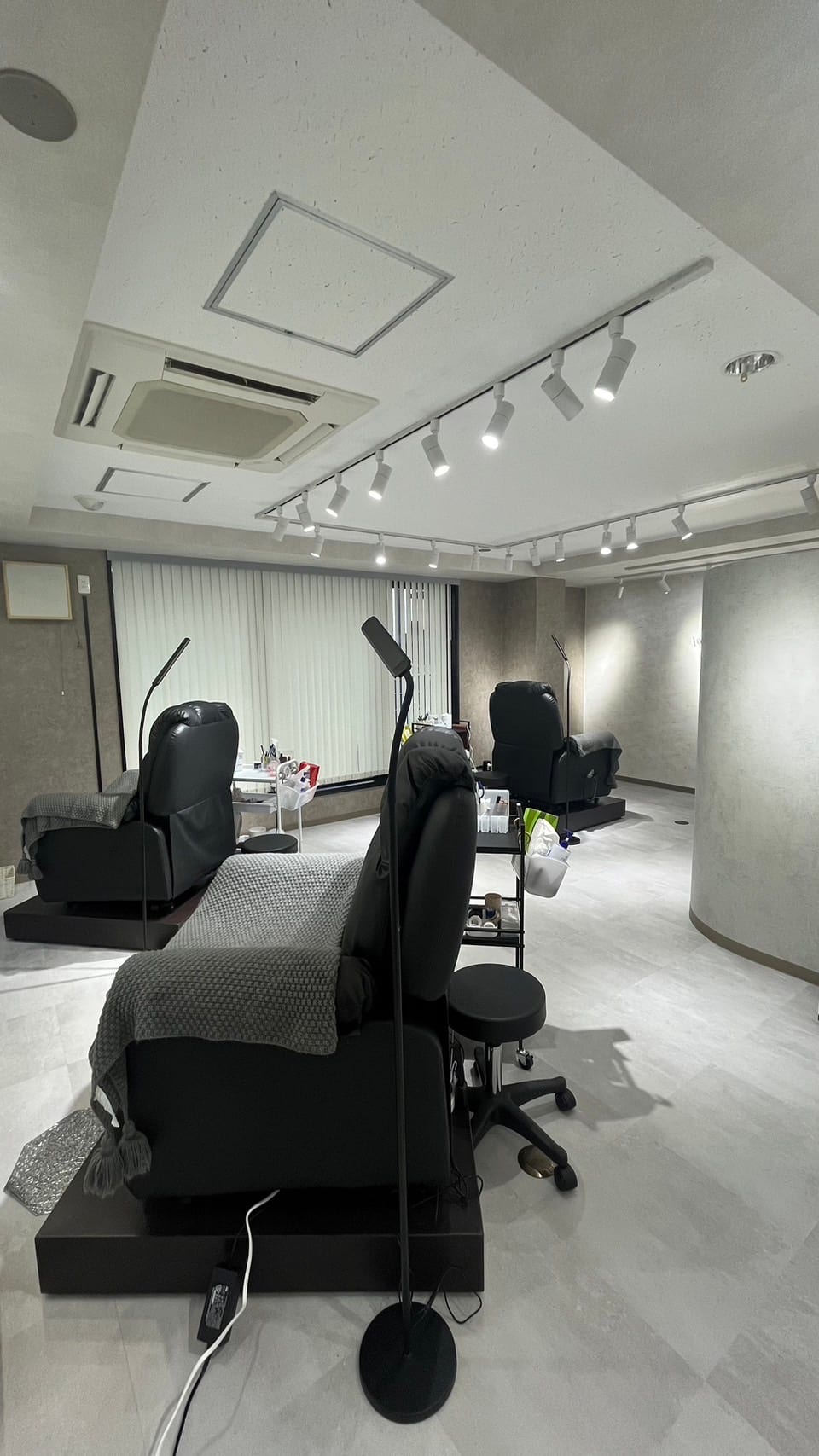 眉毛とまつげパーマの専門店 ロレインブロウ 銀座店(銀座)のメンズ眉毛サロン店内写真 1枚目