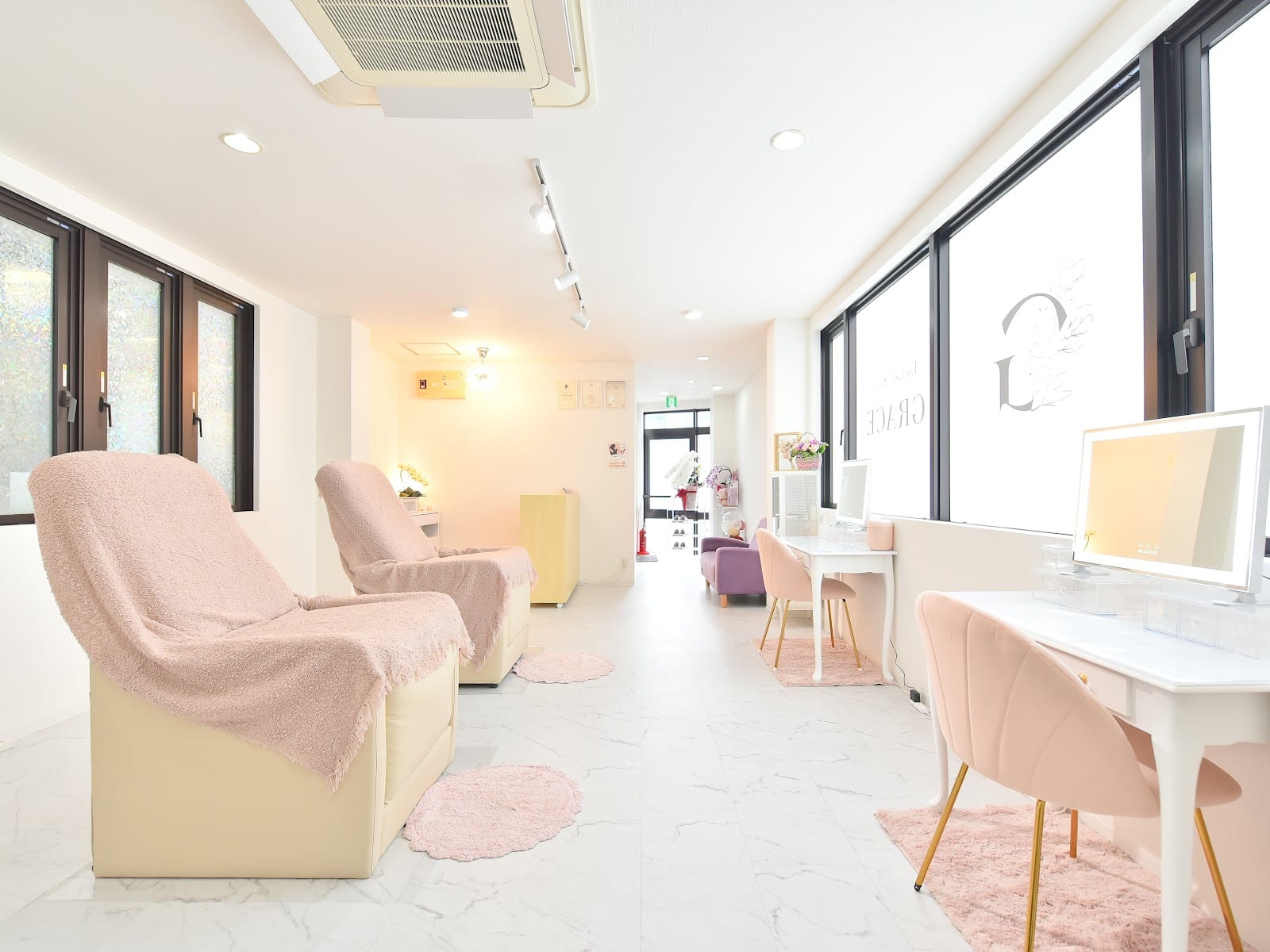 Eyelash Salon GRACE（守谷）のメンズ眉毛サロン店内写真 1枚目