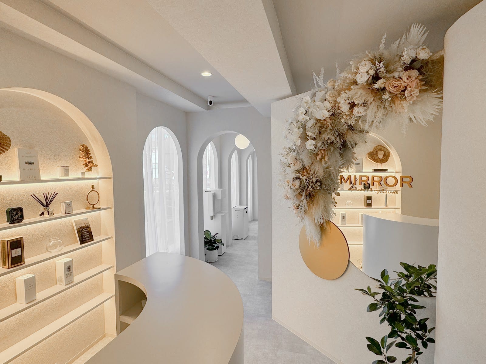 MIRRORアイラッシュ&アイブロウ(吉祥寺)のメンズ眉毛サロン店内写真 1枚目