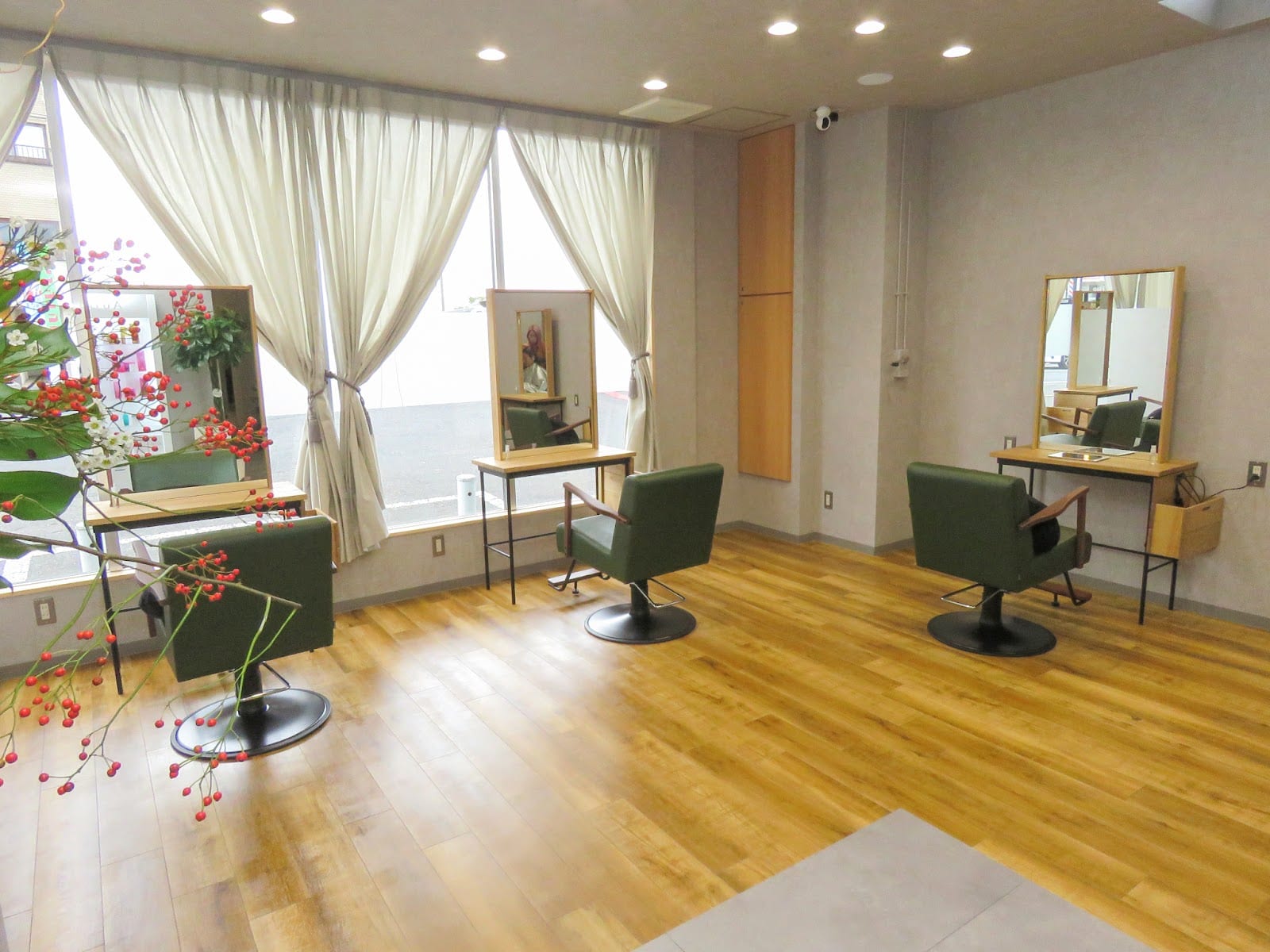 Ralis eye&eyebrow(北九州)のメンズ眉毛サロン店内写真 1枚目