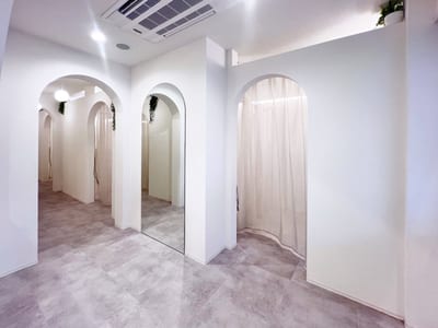 Oui高崎 まつ毛と眉の専門店 店内写真 2枚目