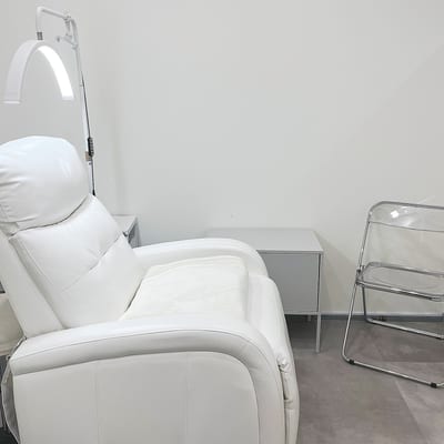 まつげと眉毛の専門店 ai&ai 店内写真 1枚目