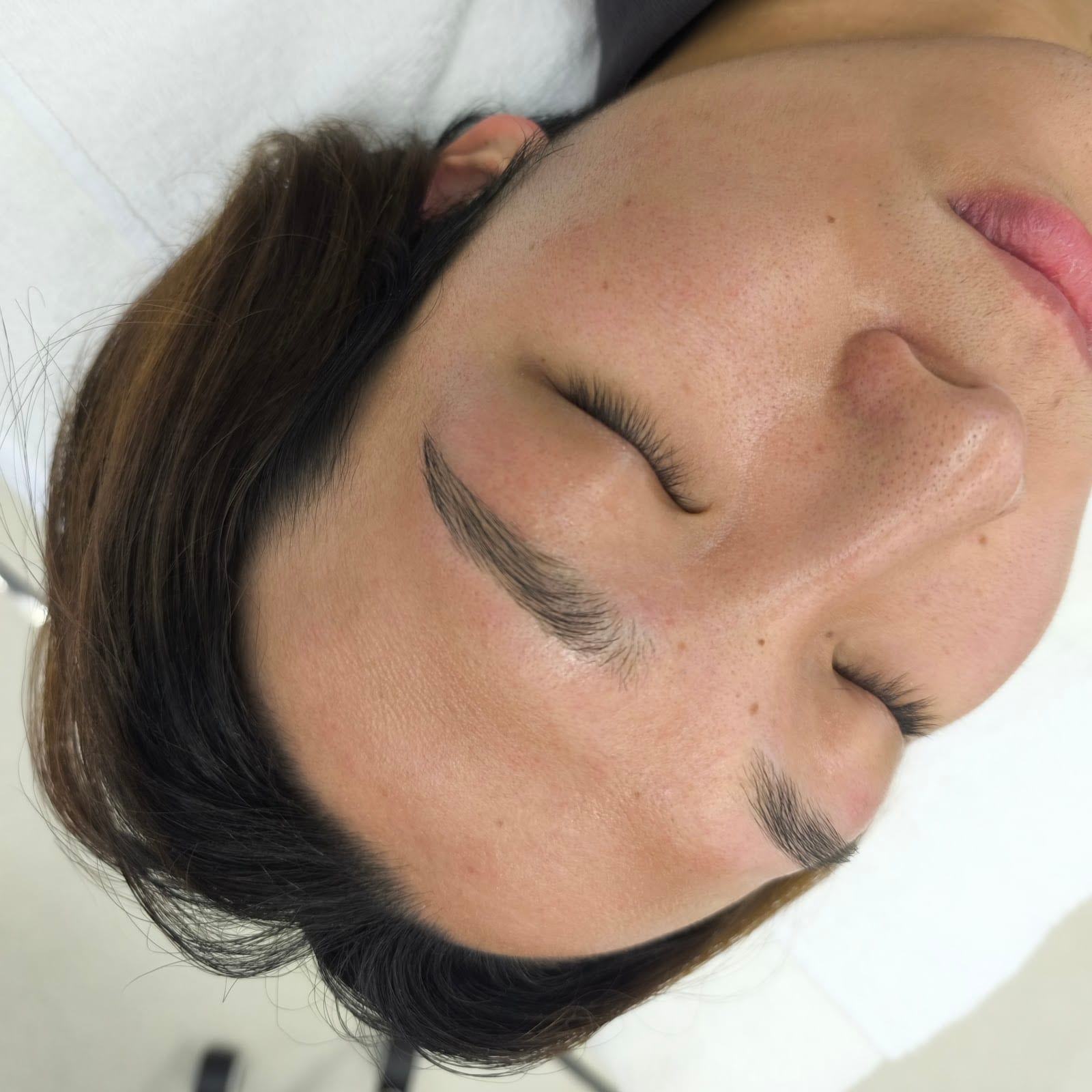 BLICK BEAUTY SALON（北九州）のメンズ眉毛サロン店内写真 1枚目